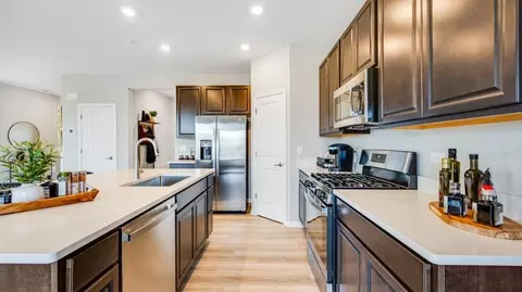 Kitchen - 2642 Matoon Dr, New Lenox, IL 60451 photo 4 of 8
