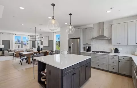 Kitchen - 1711 Pratt Ct, Hoffman Estates, IL 60192 photo 2 of 2
