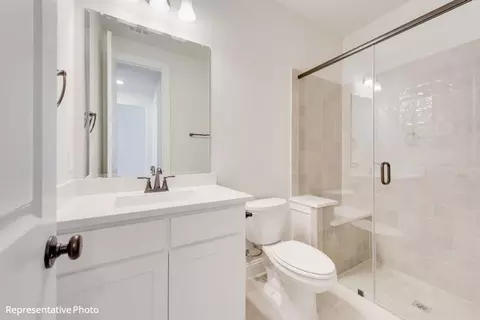 Bath - 1906 Skip Ave, Irving, TX 75062 photo 5 of 10