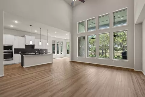 Living - 32110 Pond Pine Ct, Spring, TX 77386 photo 2 of 8