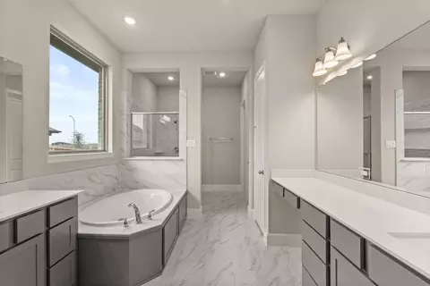 Bath - 32110 Pond Pine Ct, Spring, TX 77386 photo 3 of 4