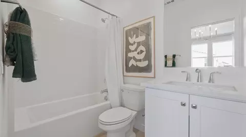 Bath - 27592 Prarie Way, Valencia, CA 91381 photo 7 of 7