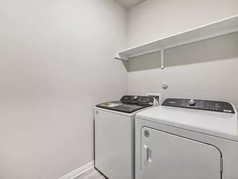 102 Short Toed Swoop, Cedar Creek, TX 78612