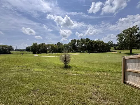 Exterior - 520 W Foxrun #LOT 32, Springfield, TN 37172 photo 4 of 10