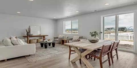 Dining - 2941 S 2425 W, Syracuse, UT 84075 photo 1 of 3