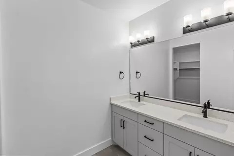 Bath - 594 N 275 E, Providence, UT 84332 photo 2 of 4