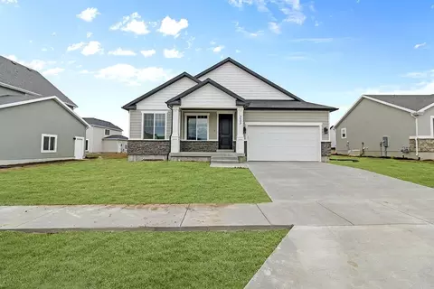 Exterior - 594 N 275 E, Providence, UT 84332 photo 5 of 20