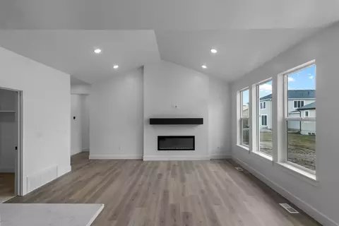 Living - 594 N 275 E, Providence, UT 84332 photo 5 of 7