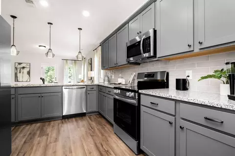Kitchen - Quinelle Drive, Perry, GA 31069 photo 17 of 27