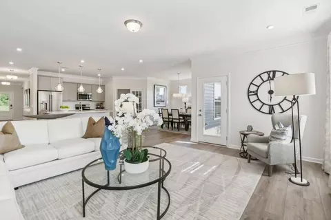 Living - Quinelle Drive, Perry, GA 31069 photo 6 of 17