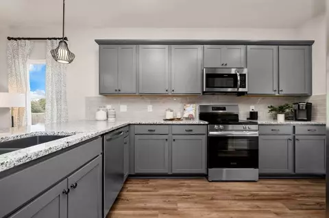 Kitchen - Quinelle Drive, Perry, GA 31069 photo 20 of 27