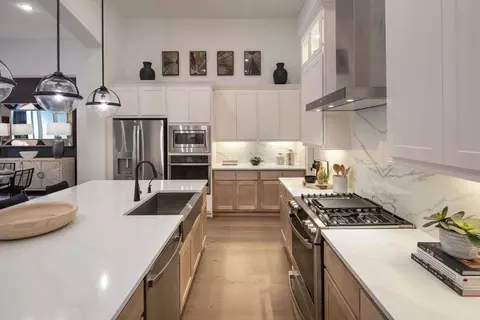 Kitchen - 6 Creeks 70s, Kyle, TX 78640 photo 4 of 8