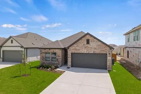Exterior - 144 Wind Hl, Jarrell, TX 76537 photo 2 of 4