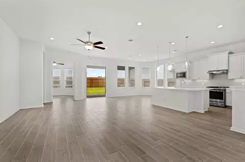 Living - 15331 Le Reve Ln, Conroe, TX 77302 photo 2 of 3