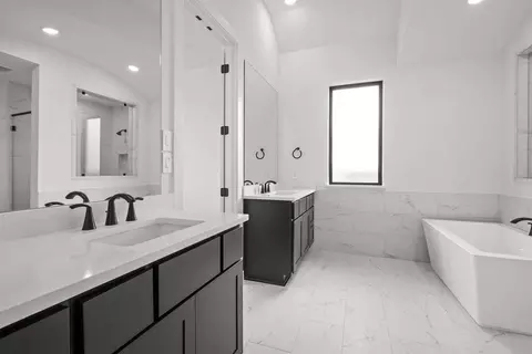 Bath - 4813 Triadic Ln, Prosper, TX 75078 photo 4 of 4