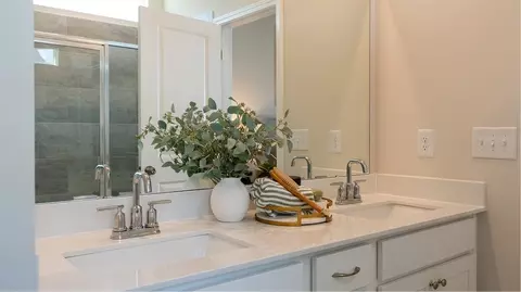 Bath - 44 E First St, Williamston, SC 29697 photo 6 of 7