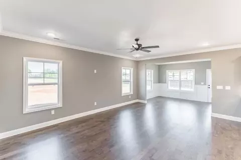 Living - 200 Midvale Cir, Harvest, AL 35749 photo 8 of 10