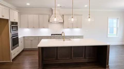 Kitchen - 200 Midvale Cir, Harvest, AL 35749 photo 6 of 7