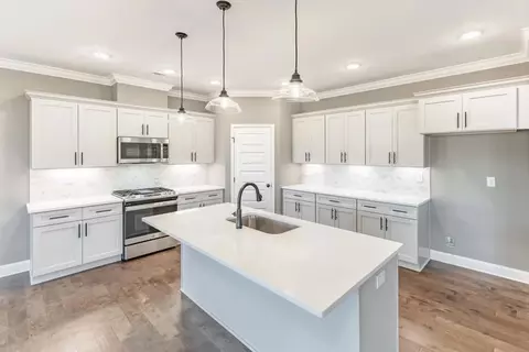Kitchen - 200 Midvale Cir, Harvest, AL 35749 photo 7 of 7