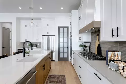 Kitchen - 2230 N Peakhurt Ave, Kuna, ID 83634 photo 2 of 2