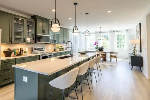 591 S Frederick Ave, Gaithersburg, MD 20877