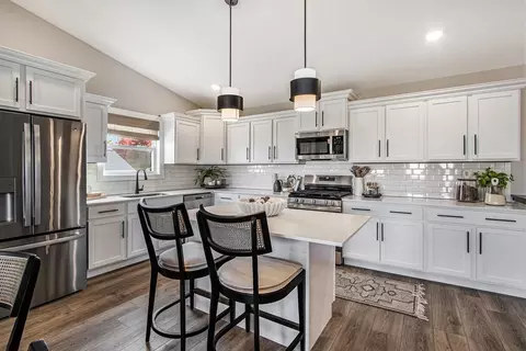 Kitchen - Valley View Court, Marshall, MI 49068 photo 2 of 10