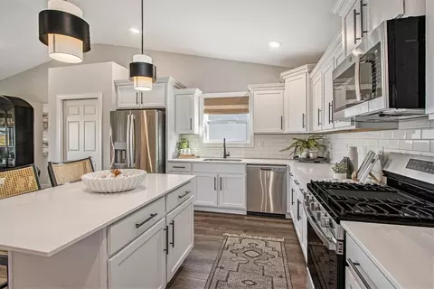 Kitchen - Valley View Court, Marshall, MI 49068 photo 5 of 10