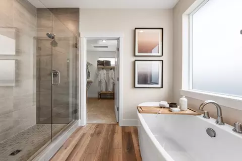 Bath - 3120 NE Boulder Crk, Bend, OR 97701 photo 2 of 2