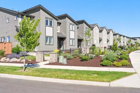 Exterior - 3120 NE Boulder Crk, Bend, OR 97701 photo 6 of 10