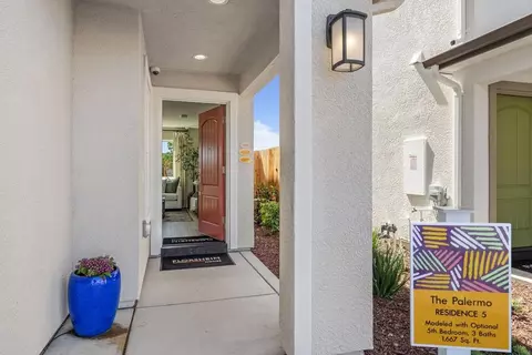 Entry Way - 484 Anthology St, Turlock, CA 95380 photo 1 of 9
