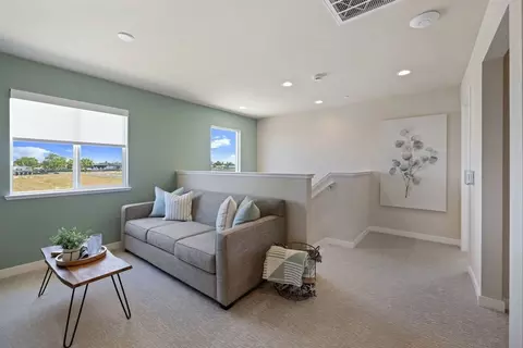 Entry Way - 484 Anthology St, Turlock, CA 95380 photo 3 of 9