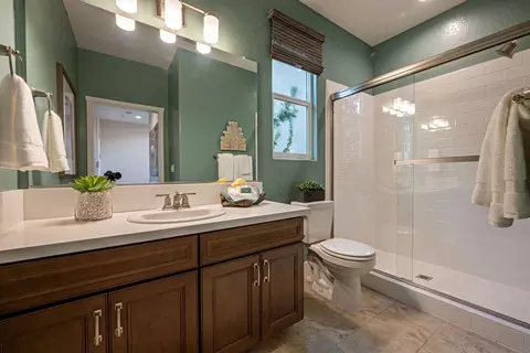 Bath - 785 Peters Rd S, Madera, CA 93636 photo 1 of 1