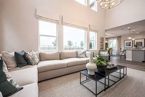 Living - 785 Peters Rd S, Madera, CA 93636 photo 1 of 4