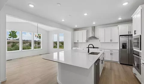 25294 E Warren Pl, Aurora, CO 80018