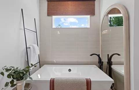 Bath - 680 Cotton Rd, Canton, GA 30115 photo 1 of 1