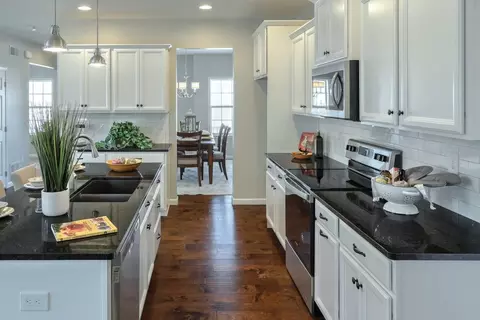 Kitchen - 1650 Yankeeland Ave, Frederick, MD 21702 photo 14 of 36