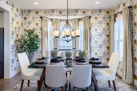 Dining - 1650 Yankeeland Ave, Frederick, MD 21702 photo 1 of 17