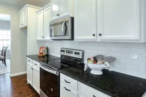 Kitchen - 1650 Yankeeland Ave, Frederick, MD 21702 photo 13 of 36