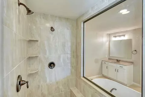 Bath - 1650 Yankeeland Ave, Frederick, MD 21702 photo 11 of 37