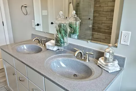 Bath - 1650 Yankeeland Ave, Frederick, MD 21702 photo 32 of 37