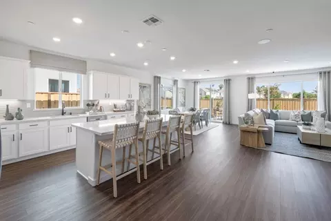 Kitchen - 379 Astilbe St, Discovery Bay, CA 94505 photo 4 of 6