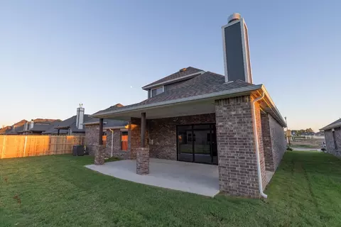 Exterior - 2900 E Northampton St, Broken Arrow, OK 74014 photo 6 of 10