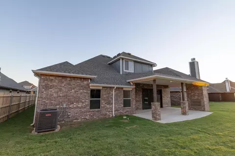 Exterior - 2900 E Northampton St, Broken Arrow, OK 74014 photo 5 of 10