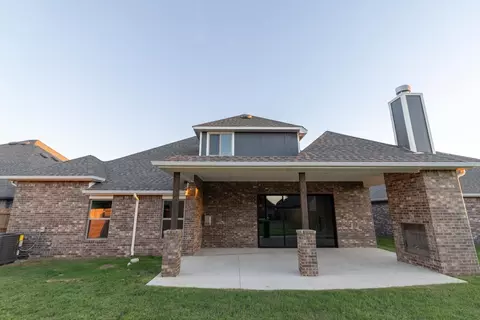 Exterior - 2900 E Northampton St, Broken Arrow, OK 74014 photo 3 of 10
