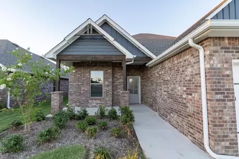 Exterior - 2900 E Northampton St, Broken Arrow, OK 74014 photo 2 of 10