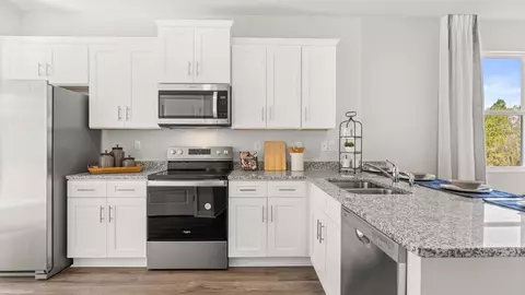 Kitchen - 1004 Richland Creek Dr, Augusta, GA 30906 photo 2 of 6