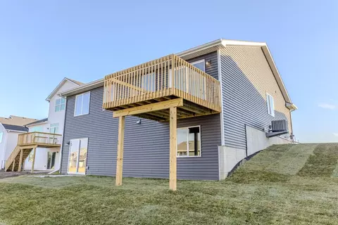 Exterior - White Oak Ln, Granger, IA 50109 photo 6 of 7