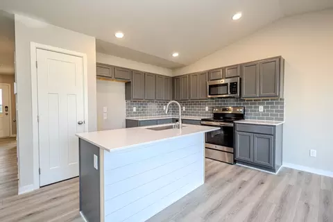 Kitchen - White Oak Ln, Granger, IA 50109 photo 1 of 3