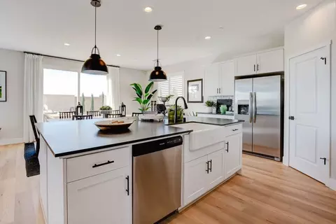 Kitchen - 785 Peters Rd S, Madera, CA 93636 photo 4 of 10