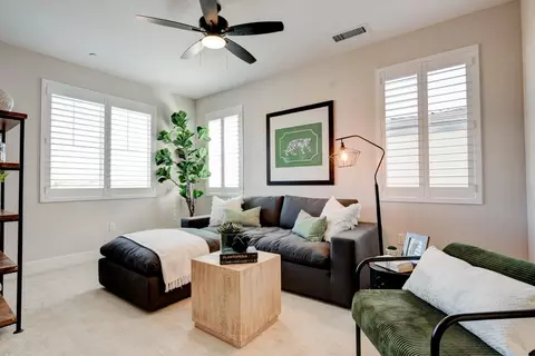 Living - 785 Peters Rd S, Madera, CA 93636 photo 3 of 6